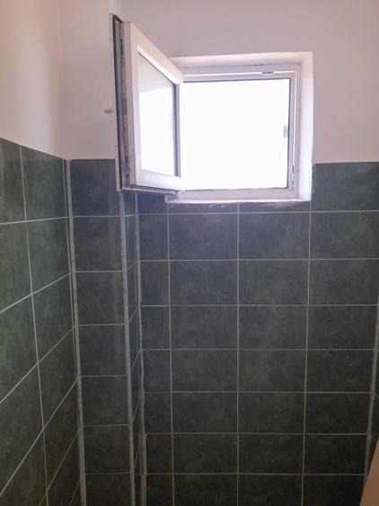 Casă cu 4 camere decomandat în Brătășanca