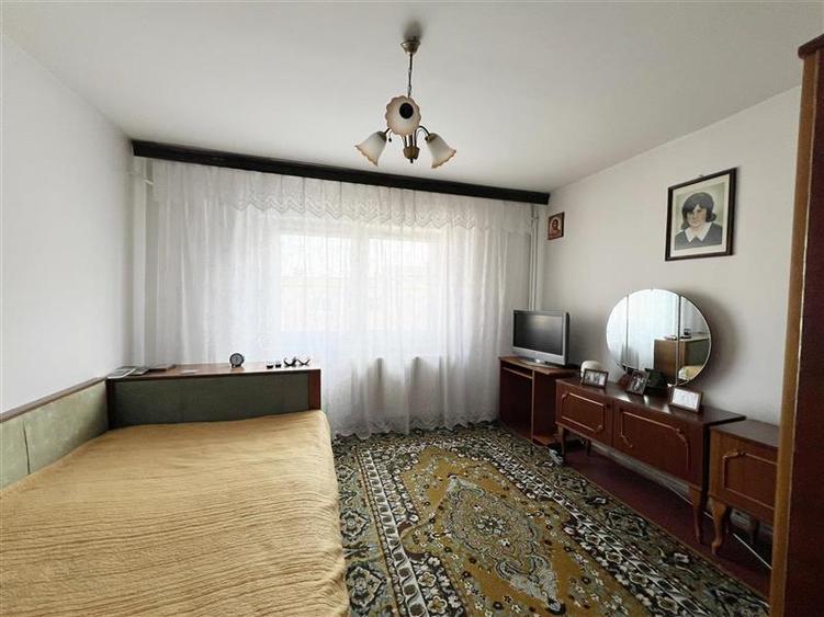 Apartament cu 3 camere decomandat, mobilat în Astra
