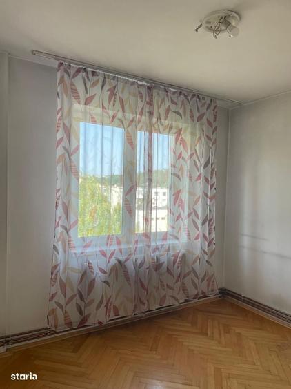 Apartament cu 3 camere decomandat în Tudor