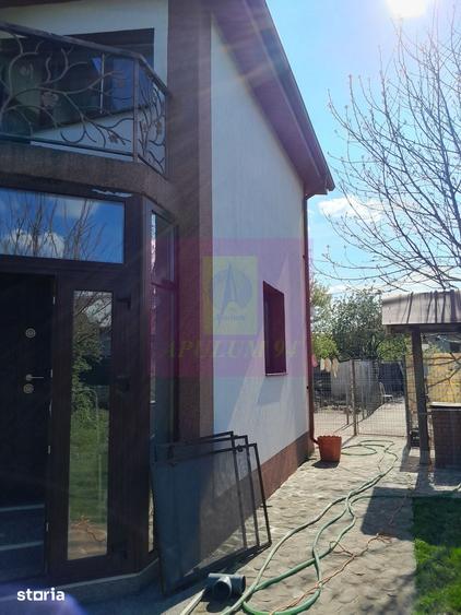 Casă cu 5 camere cu Teren 958 Mp în Central
