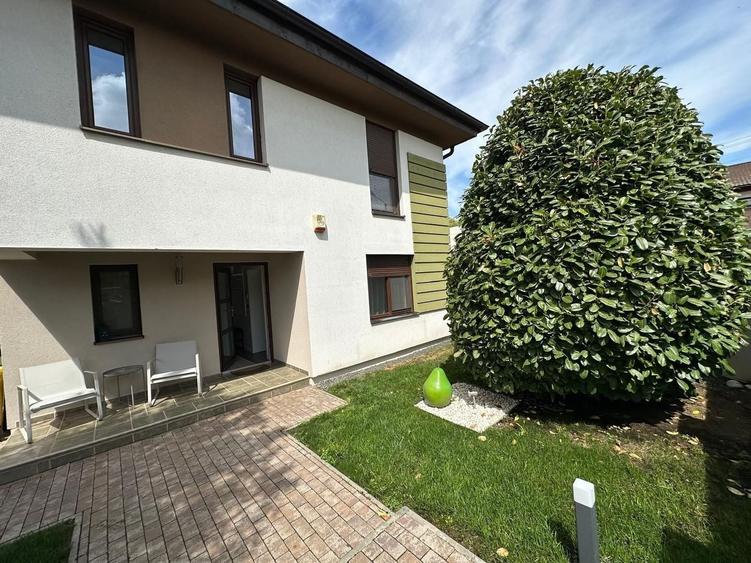 Duplex cu 5 camere cu Canalizare în Aradului