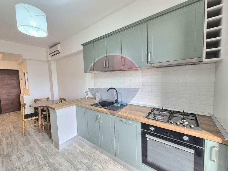 Apartament cu 3 camere decomandat, mobilat în Alfa