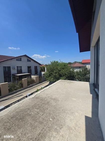Casă cu 4 camere în Dobroești