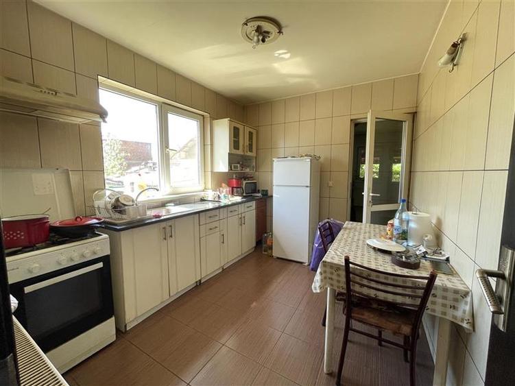 Casă individuală cu 4 camere cu Teren 430 Mp în Moara Domnească