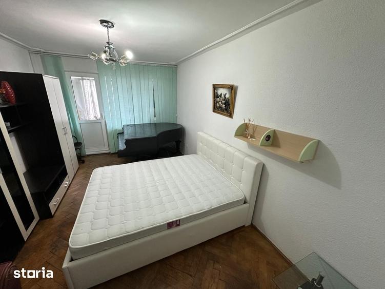 Apartament cu 3 camere în Mircea cel Bătrân