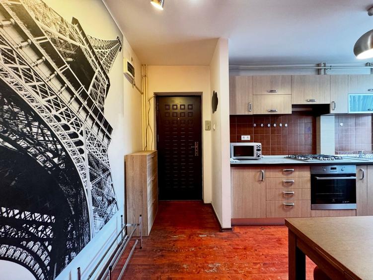 Apartament cu 2 camere semidecomandat, mobilat în Central