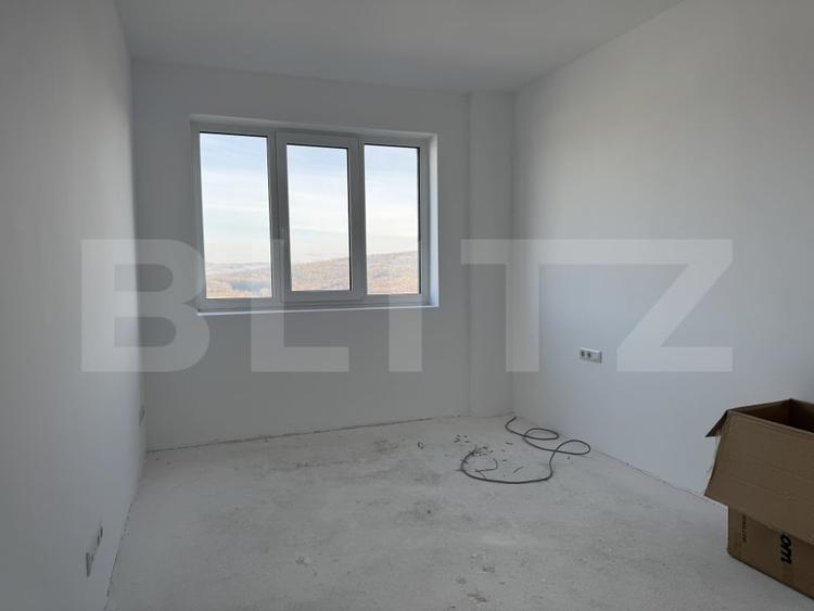 Apartament cu 3 camere decomandat în Tudor