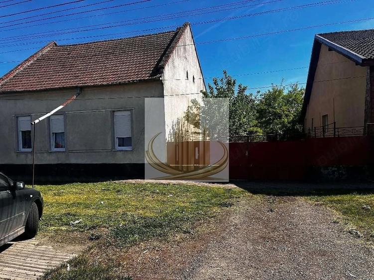 Casă individuală cu 4 camere cu Canalizare în Sânandrei