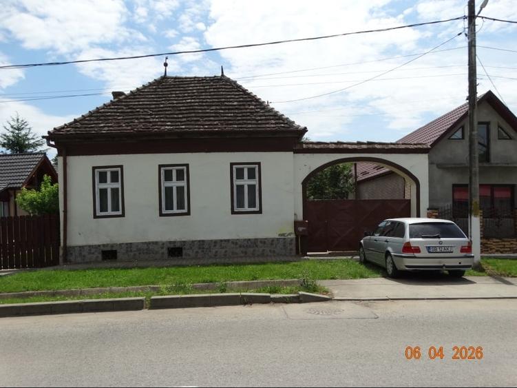 Casă individuală cu 5 camere cu Teren 1848 Mp în Jidvei