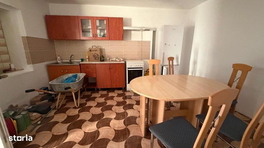 Casă cu 3 camere în Berveni