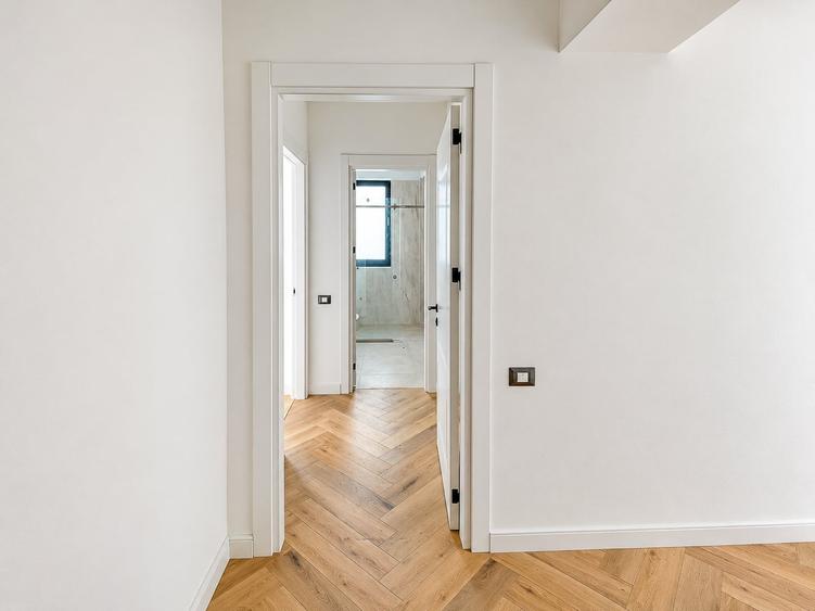 Apartament cu 3 camere semidecomandat în Pipera