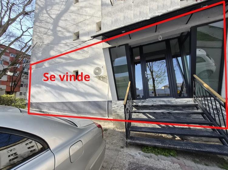 Apartament cu 5 camere decomandat în Est