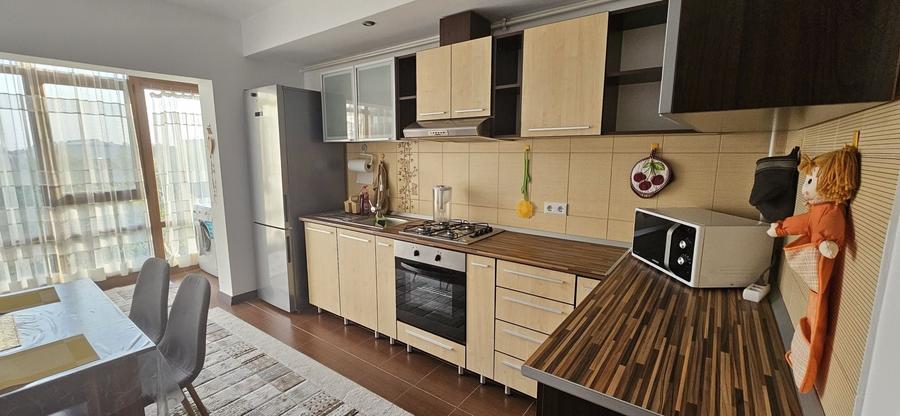 Apartament cu 3 camere semidecomandat în Mogoșoaia