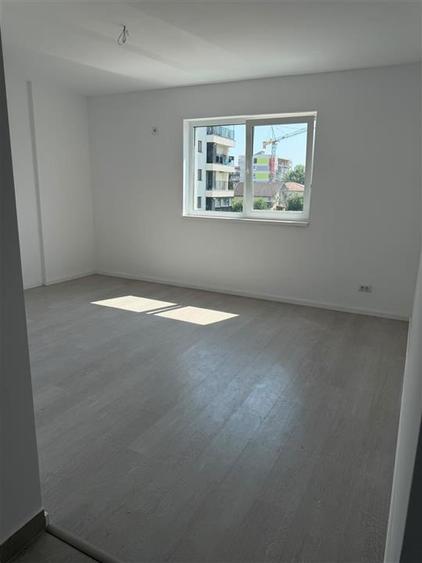Apartament cu 3 camere decomandat în Berceni