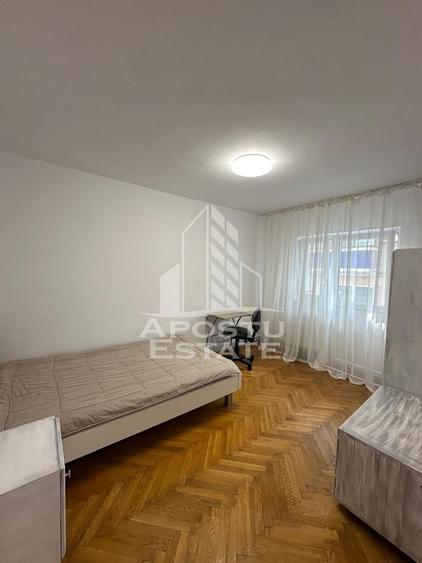 Apartament cu 3 camere decomandat în Complex Studențesc