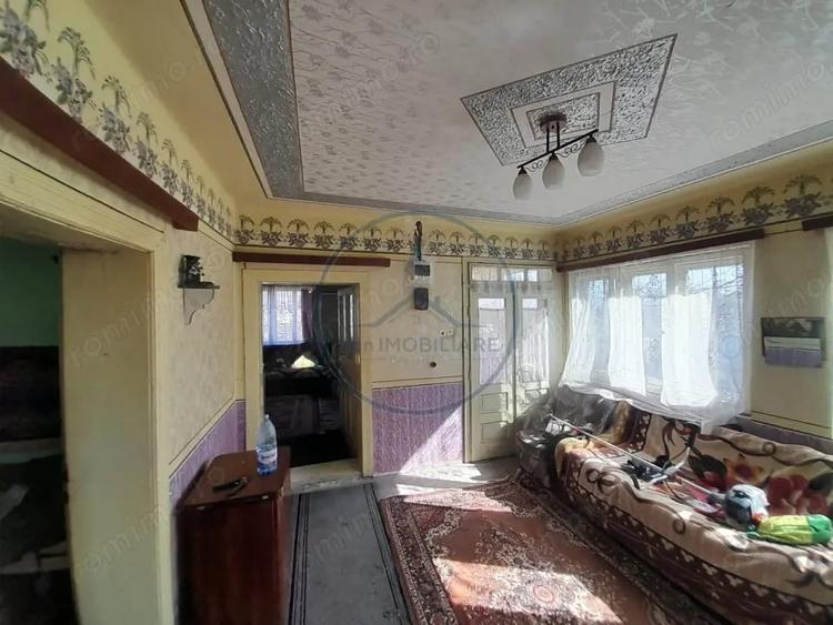 Casă cu 3 camere cu Teren 2400 Mp în Central