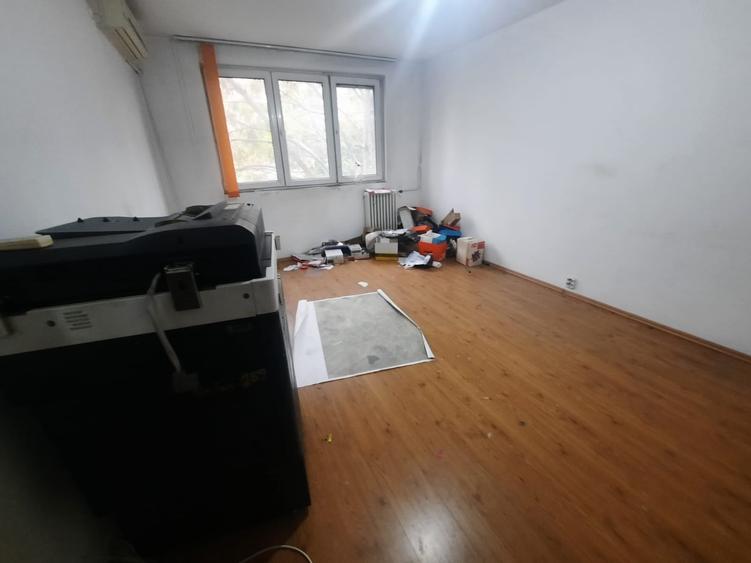 Apartament cu 3 camere decomandat în Militari