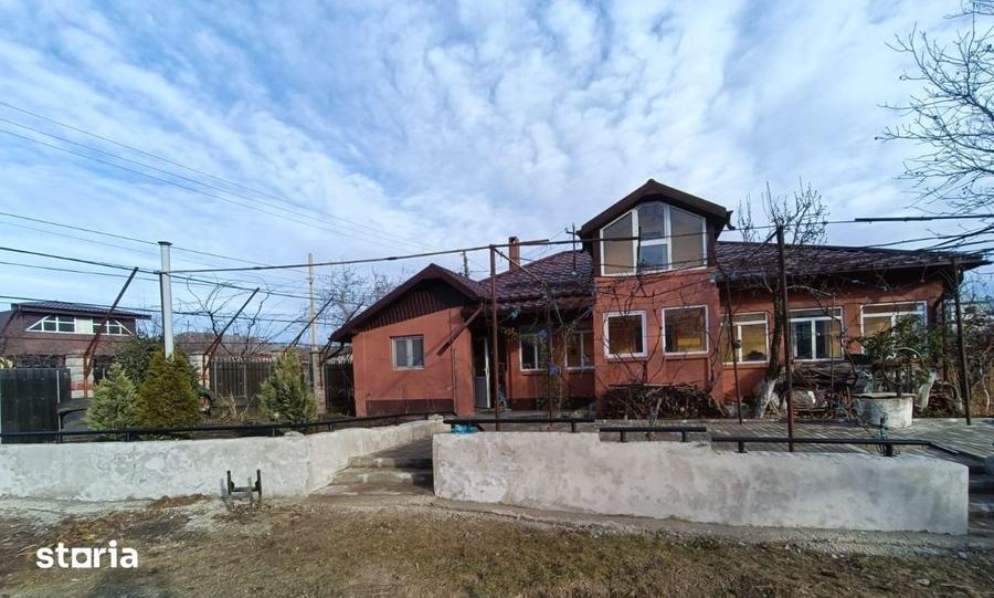 Casă cu 3 camere semidecomandat cu Teren 1500 Mp în Românești