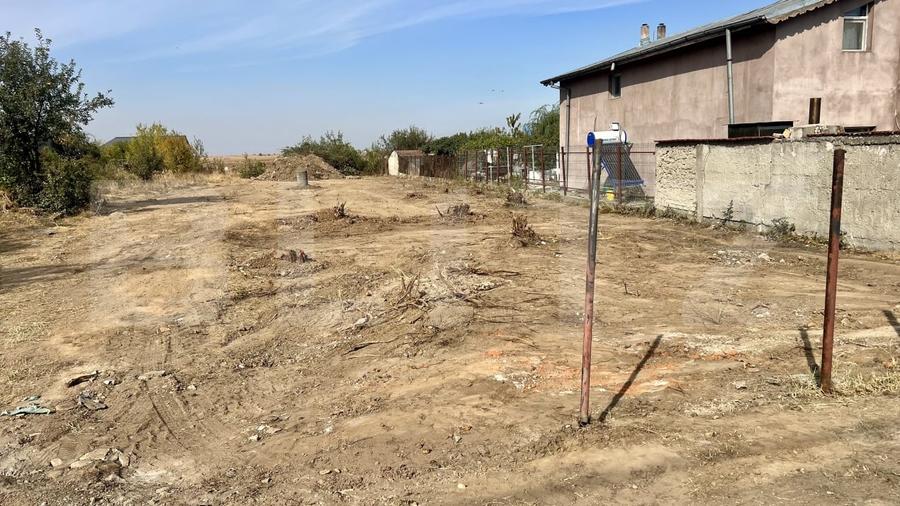 Teren Construcții intravilan de 890 mp, în Pielești