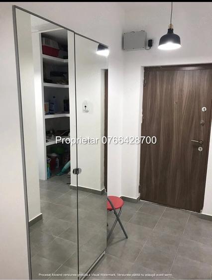 Apartament cu 3 camere semidecomandat în Titan