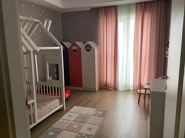 Apartament cu 3 camere decomandat în Pipera