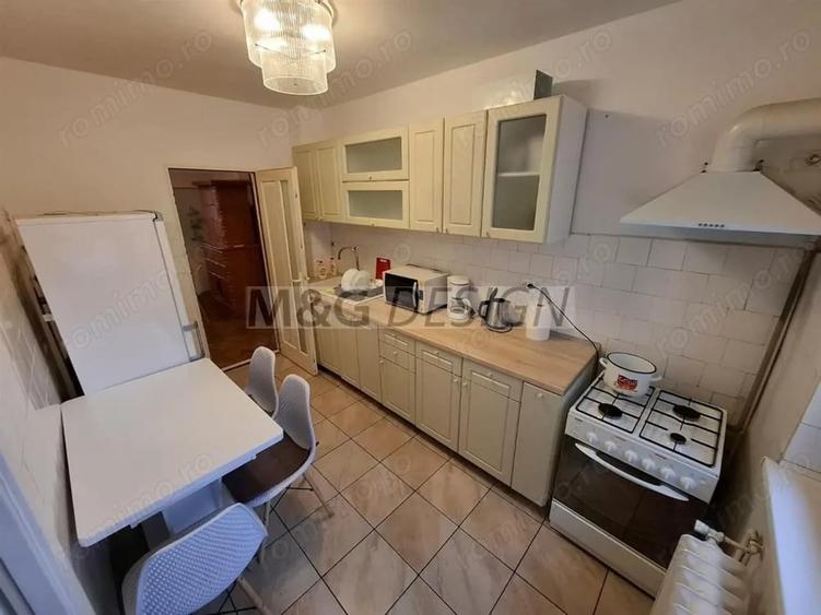 Apartament cu 5 camere decomandat, mobilat în Central