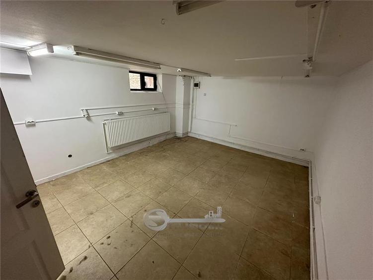 Casă cu 11 camere cu Teren 512 Mp în Târgu Cucu