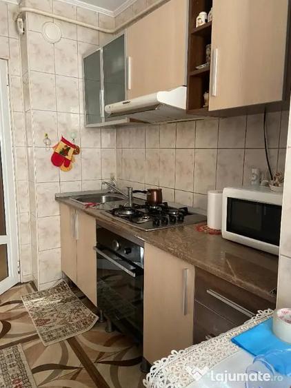 Apartament cu 3 camere decomandat în Plantelor