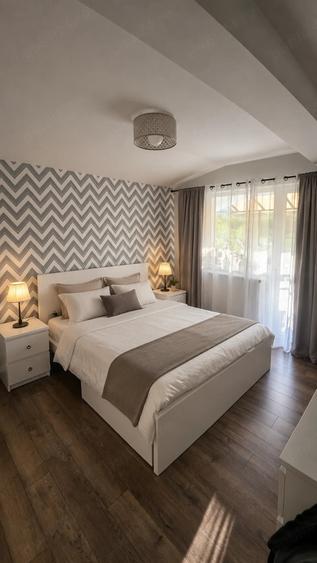 Apartament cu 4 camere decomandat în Central
