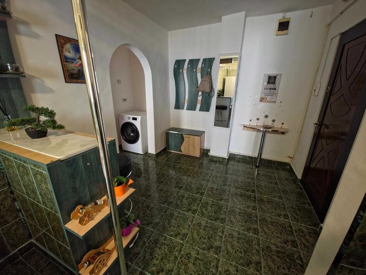 Apartament cu 2 camere decomandat în Steaua