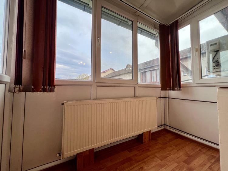 Apartament cu 2 camere semidecomandat, mobilat în Lipovei