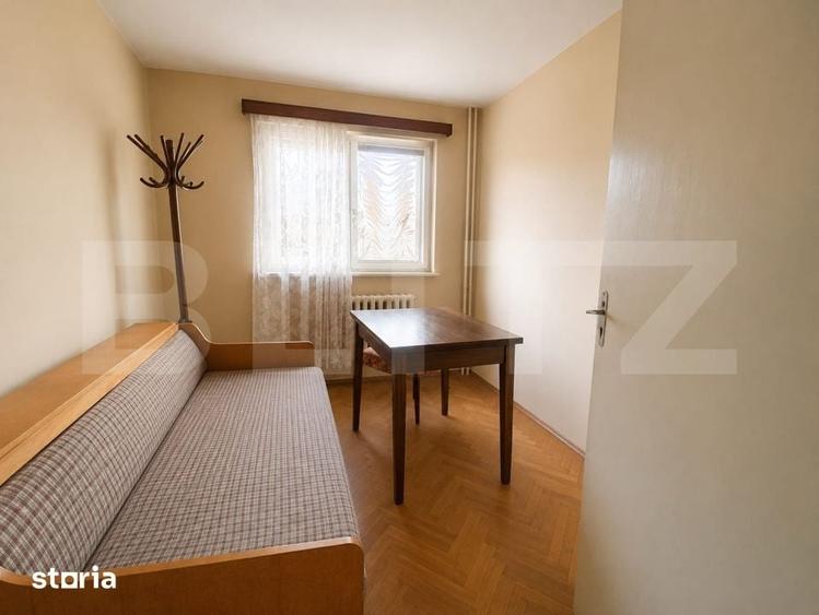 Apartament cu 4 camere decomandat în Piața Centrală