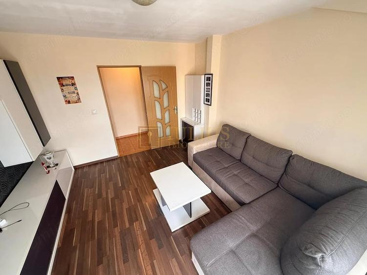 Apartament cu 3 camere decomandat în Șagului