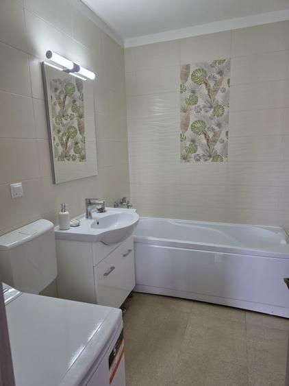 Apartament cu 3 camere semidecomandat în Baciu