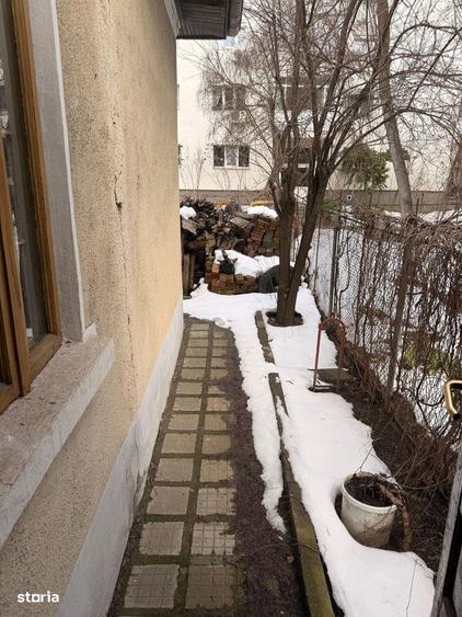 Casă cu 7 camere decomandat cu Teren 391 Mp în Băneasa