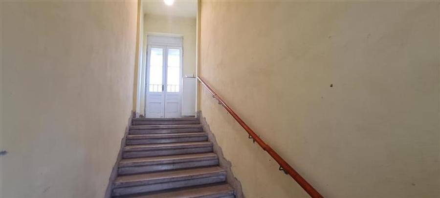 Casă individuală cu 4 camere cu Canalizare în Central