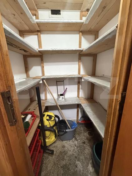 Apartament cu 4 camere decomandat, mobilat în Cornișa