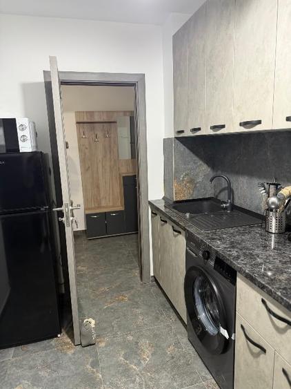 Apartament cu 3 camere decomandat, mobilat în Drumul Taberei