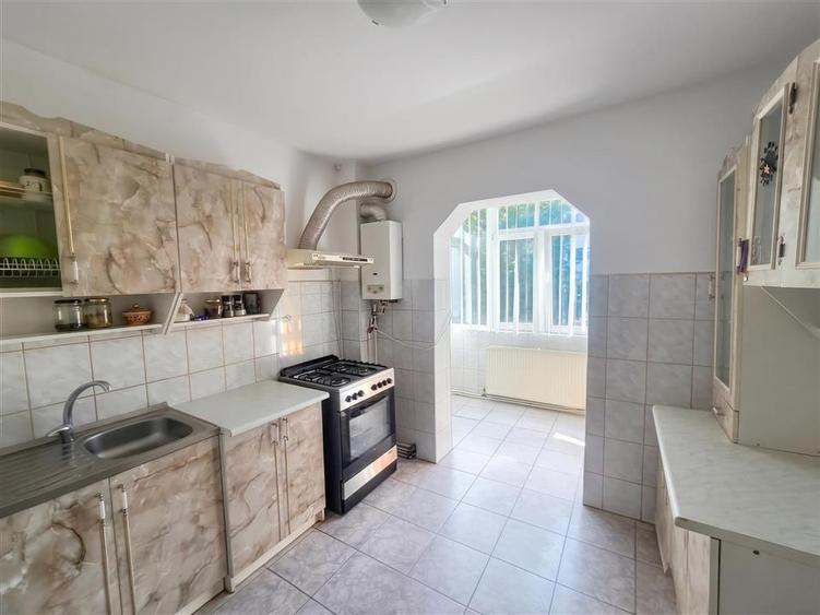 Apartament cu 3 camere decomandat, mobilat în Obcini