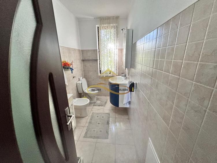 Casă cu 4 camere cu Canalizare în Siretu (Săucești)