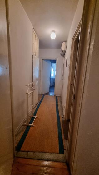 Apartament cu 3 camere semidecomandat în Iancului