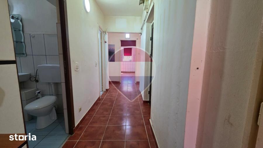 Apartament cu 4 camere în Vitrometan