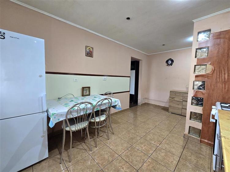 Apartament cu 2 camere semidecomandat în Rogerius
