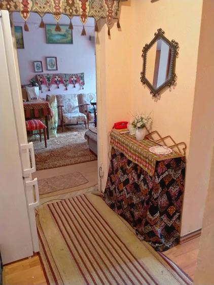 Apartament cu 3 camere semidecomandat în Central