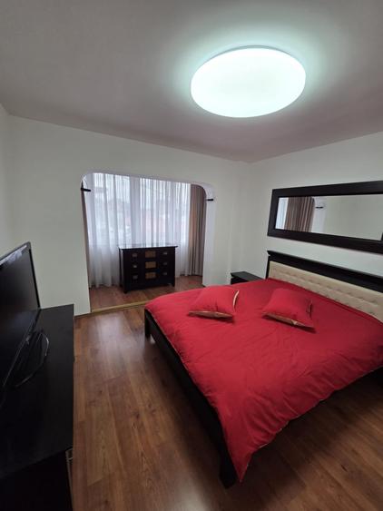 Apartament cu 3 camere decomandat, mobilat în Zorilor