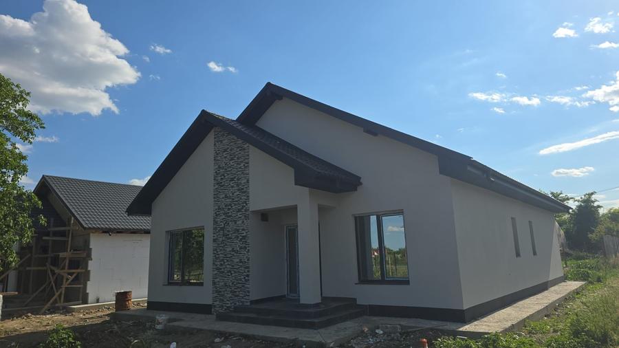 Casă cu 3 camere cu Teren 130 Mp în Vânători