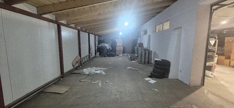 Spațiu comercial, de 500 mp, în Industrială