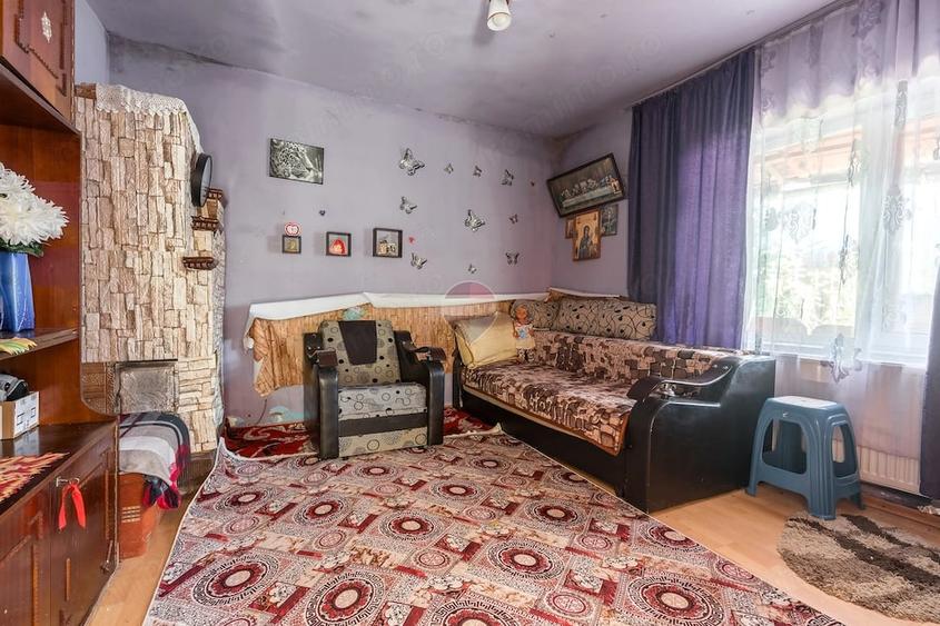 Casă cu Teren 2700 Mp în Filiași
