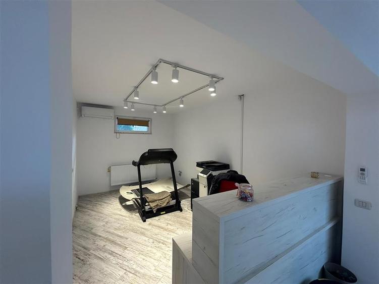 Spațiu comercial, de 170 mp, în Central