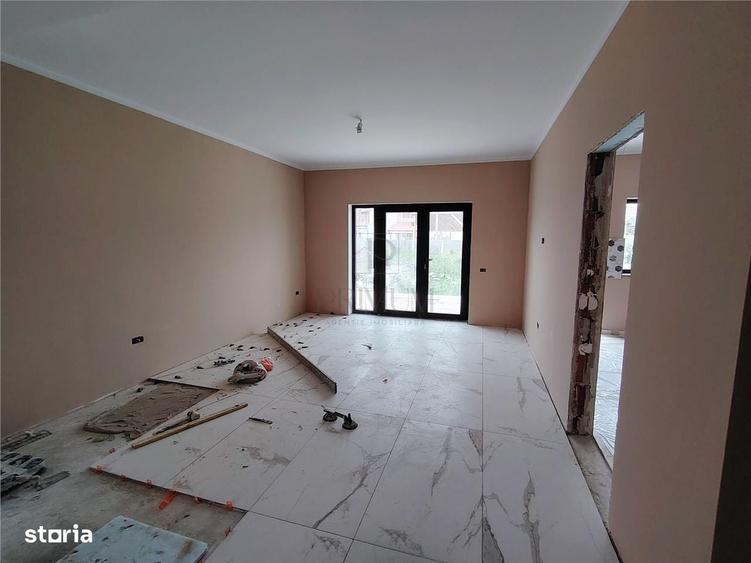 Casă cu 4 camere în Moșnița Nouă